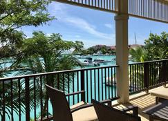 Papay Suite by Simply-Seychelles - Roche Caiman - Balcony
