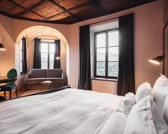 Bed & Breakfast 'Castel Maurn Suite Shakespeare' with View, Shared Pools & Wi-Fi - San Lorenzo di Sebato/St. Lorenzen - Ložnice