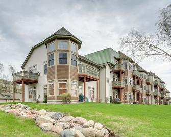Cozy Birchwood Condo on Tagalong Golf Course! - Birchwood - Edificio
