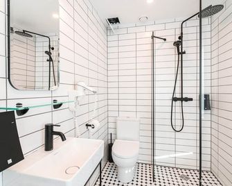 Fonnental Design Hotel Tallinn - Tallín - Baño