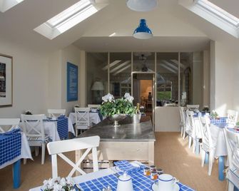 Grays Boutique B&B - באת' - מסעדה