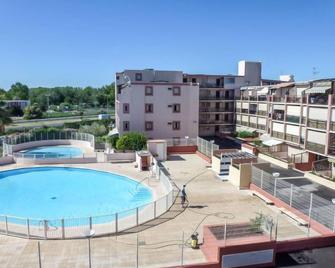Studio Le Lagon Bleu-1 by Interhome - Le Grau-du-Roi - Pool