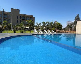 Daksh The Valley Resort - Saputara - Saputara - Pool
