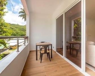 Royale Suites by Arc Royale Luxury Apts - 安塞羅亞萊區 - 陽台
