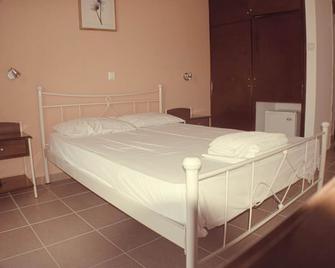 Nikolaki Rooms - Markopoulo Mesogaias - Habitación
