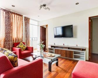 Apartamento Estela en Alameda Colonial - Lima - Sala de estar
