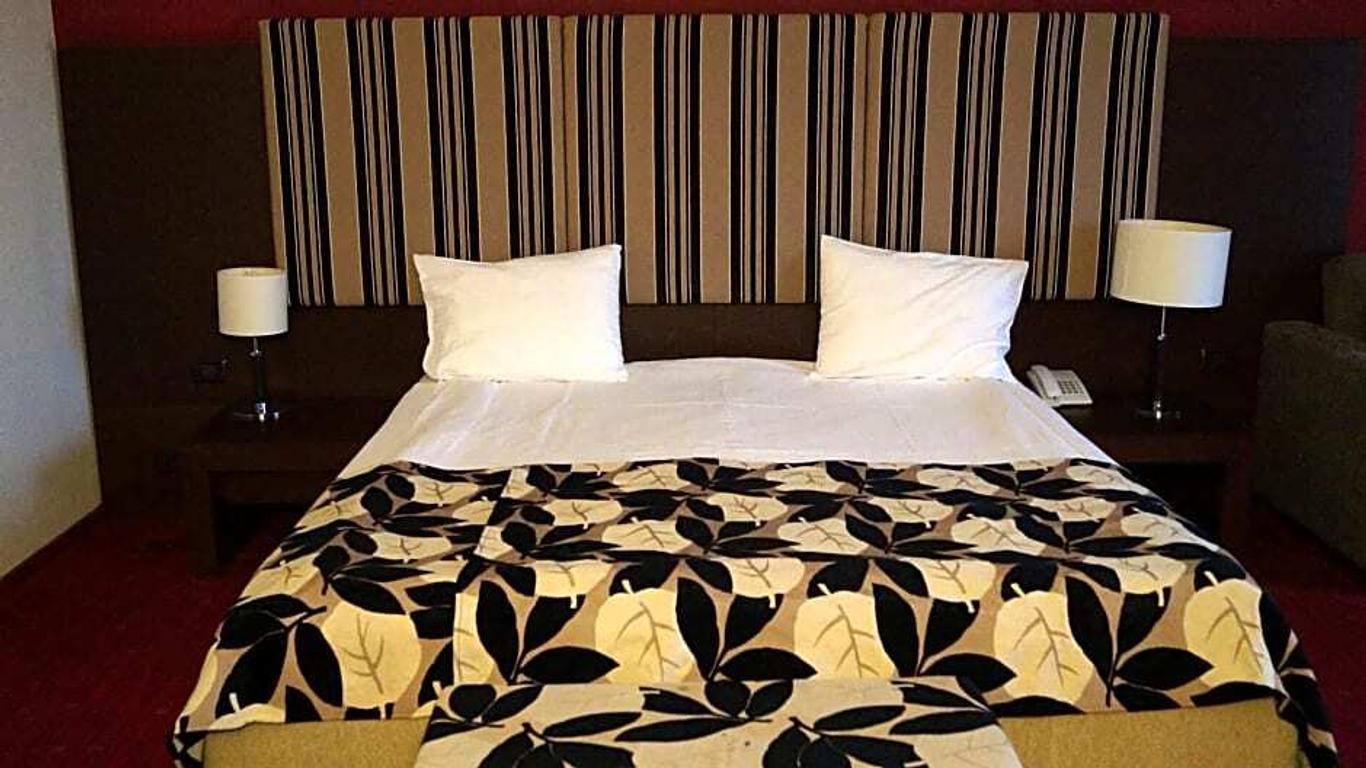 Hotel Wolf 2