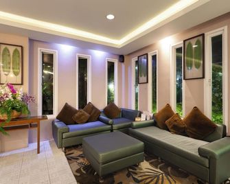 Thanthip Beach Resort Patong - Patong - Lounge