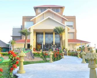 7 Seasons Resort & Spa - Jamnagar - Building