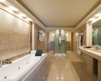 Hotel Don Cesar - פ