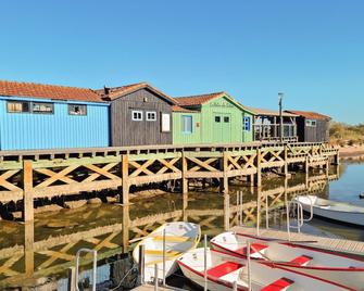 Amazing Home In Mortagne-Sur-Gironde - Mortagne-sur-Gironde - Edificio