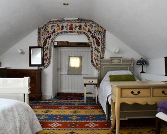 Sweet Cottage on a Headland -Beside a Beautiful Beach on the Wild Atlantic Way - Courtmacsherry - Bedroom