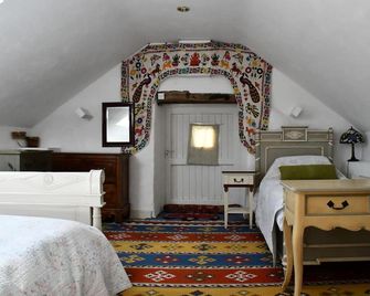 Sweet Cottage on a Headland -Beside a Beautiful Beach on the Wild Atlantic Way - Courtmacsherry - Schlafzimmer