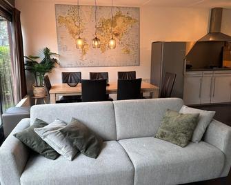 Comfortably vacation home at Slotermeer Lake - Balk - Sala de estar