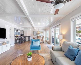 Ocean Breeze I by AvantStay Steps to the Beach - Newport Beach - Stue