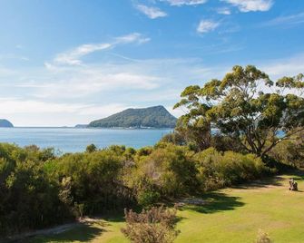 Ocean Shores Unit 10 27 Weatherly Close - Nelson Bay