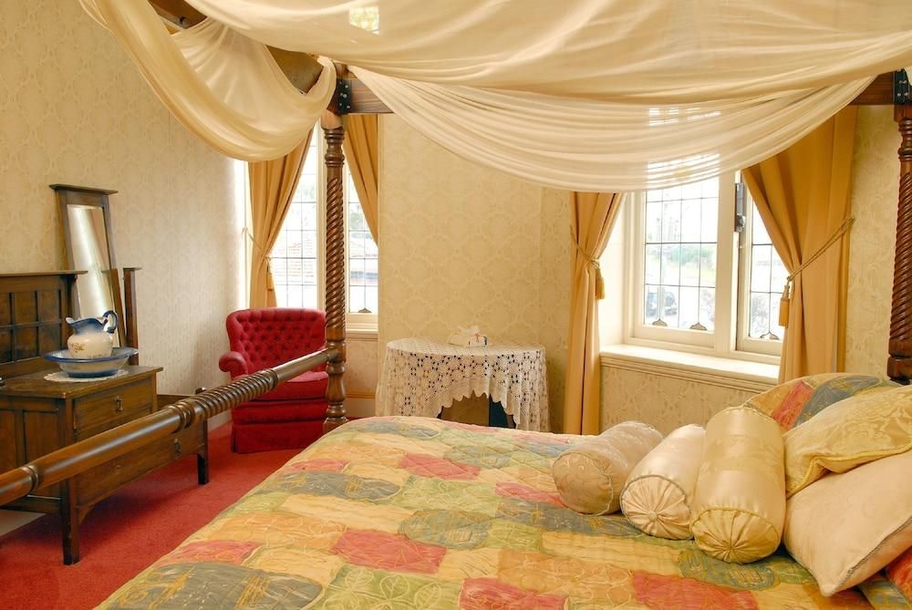 Mickey Bourke's Koroit Hotel - Koroit - Bedroom