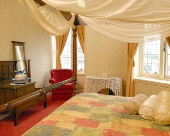 Mickey Bourke's Koroit Hotel - Koroit - Bedroom