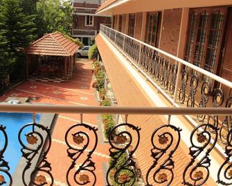 View Heights Resort - Kovalam - Balcón