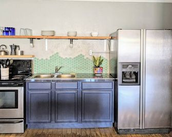 Downtown, Main Street, Loft. - Walsenburg - Keuken