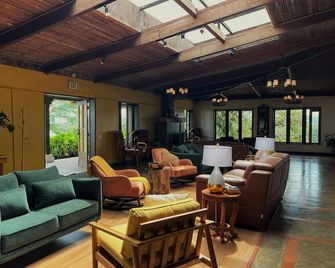 Villa Blanca Cloud Forest Hotel + Retreat - San Ramón - Lounge