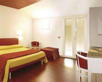 Hotel Dal Ponte - Bassano del Grappa - Schlafzimmer