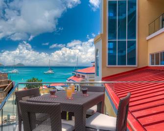 كان جاردن باي بيتش هوتل - Leonards - شرفة