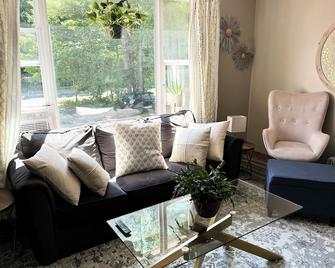 The heart of the Belgrade Lakes - Oakland - Sala de estar