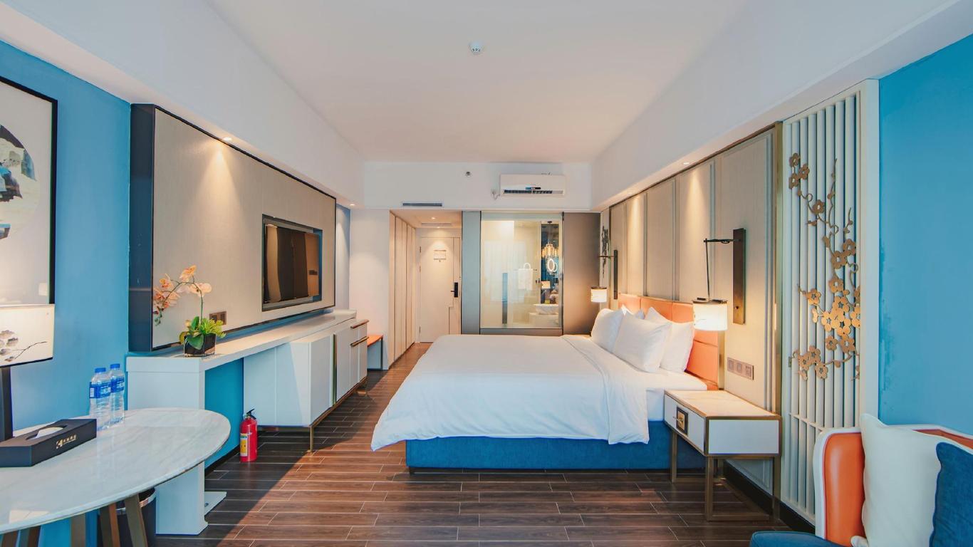 كليفورد هوتل