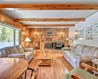 7 Mi to Yosemite Natl Park Riverfront Getaway! - Groveland - Pokój dzienny