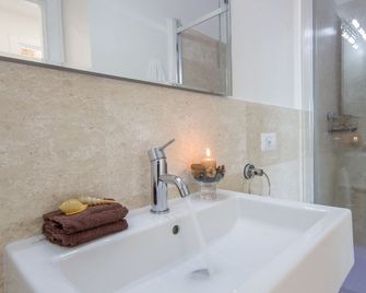 Elafi Penthouse - Cagliari - Badkamer