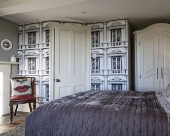 Georgian Country House -Panoramic Views - Ратін - Спальня