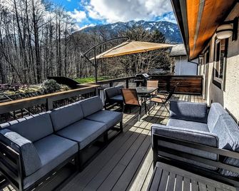 Creekside Haven Family-Friendly Squamish Home - Squamish - Балкон