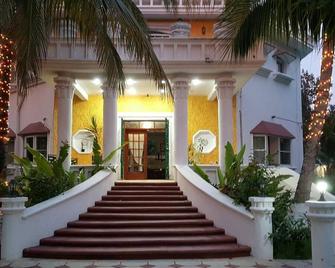 Mansion Giahn Bed & Breakfast - Cancún - Building