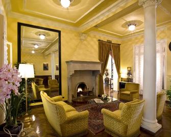 Hotel Vittoria - פזארו - סלון