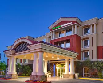 Holiday Inn Express & Suites Las Vegas Sw Springvalley By IHG - Las Vegas - Building