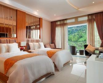 Le Eminence Puncak Hotel Convention & Resort - Puncak - Schlafzimmer