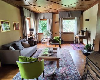 Hotel Croux - Courmayeur - Living room