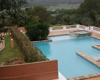 Lovely 2 Bedrooms Apartment In Torre Soli Nou - Thị trấn Alaior - Bể bơi