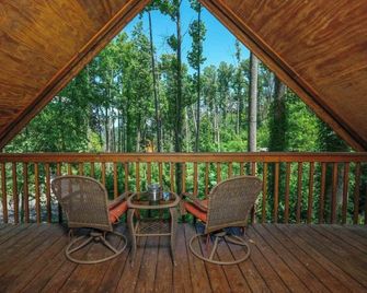 Brookside Hideaway - Gatlinburg - Balcony