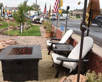 Travel Inn - Laramie - Patio