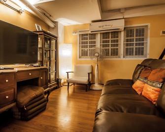 Thai Thai Hostel - צ'אנג מאי - סלון