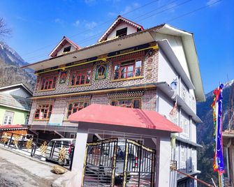 Rufina Lachen Deezong - Lachen - Building