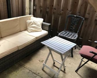 Lincoln Park Living - 3 Queen Beds - Sleeps 6 - Chicago
