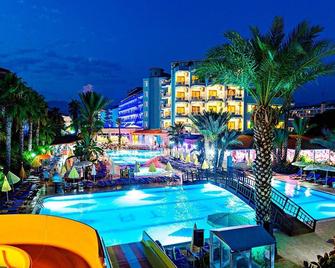 Caretta Beach Hotel - Konakli - Basen