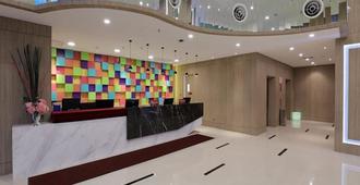Amerin Hotel Johor Bahru - ג'והור באהרו - דלפק קבלה