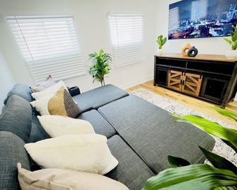 Cozy 1BR in Philly and Rain Shower - Philadelphia - Wohnzimmer