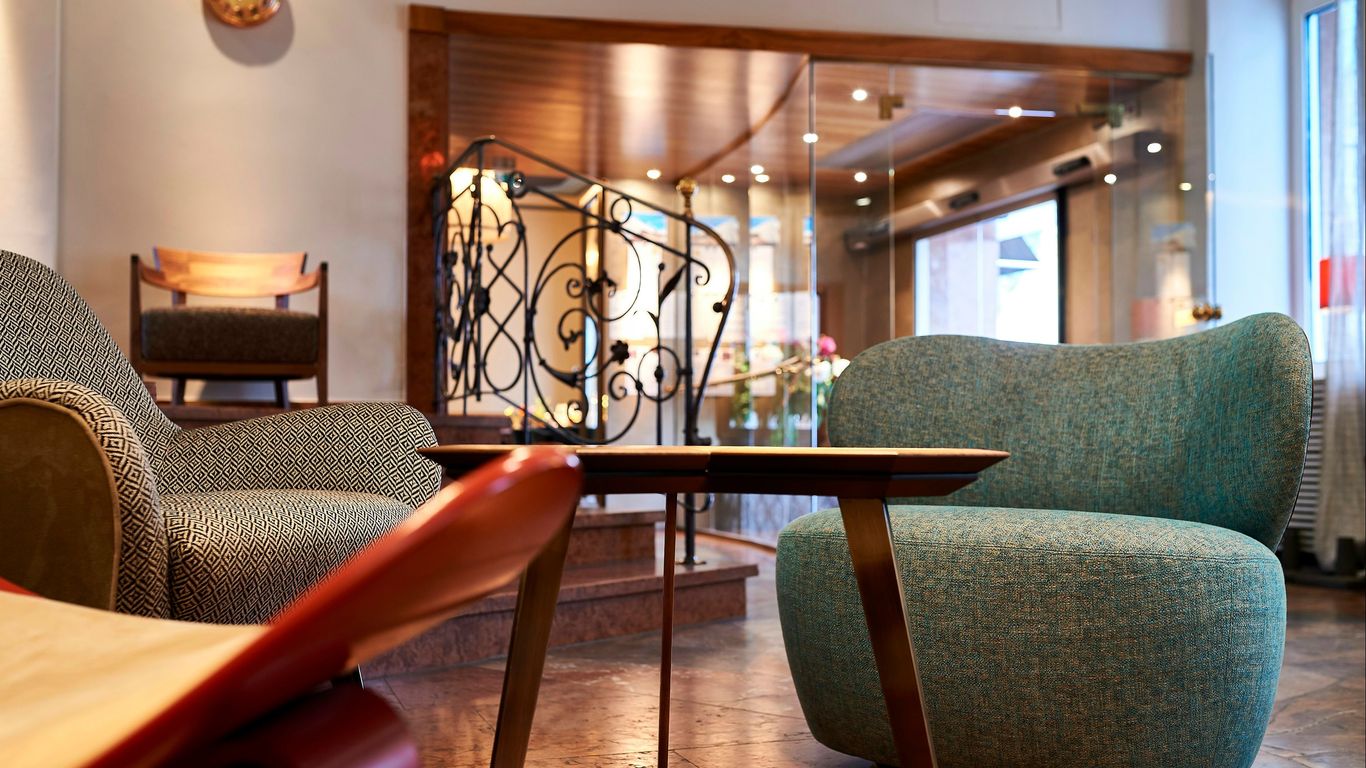 Hotel And Villa Auersperg