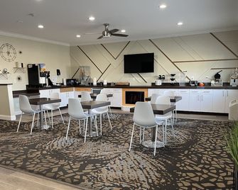 Bridgepointe Advantage By Bphotels - Fremont - Buffet