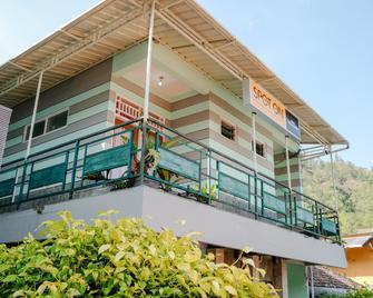 OYO 2046 Villa Hardi - Batu - Building
